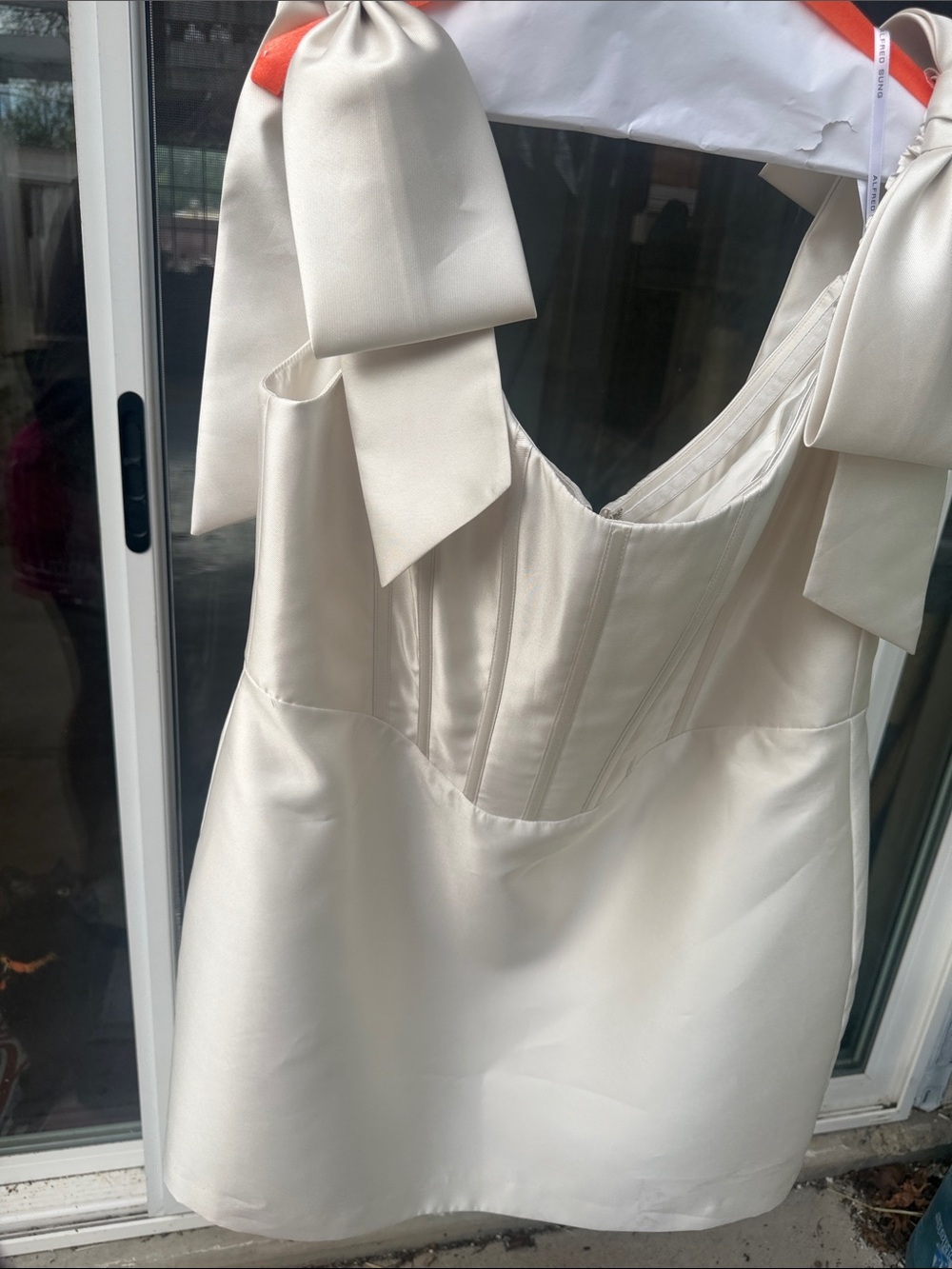 ALFRED SUNG Cream Satin Bow-Shoulder Wedding Mini Dress